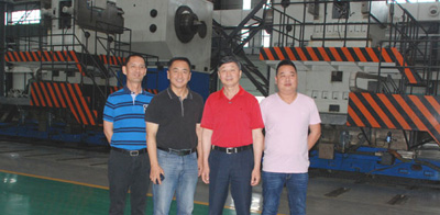 鴻海龍公司總經理來星火機床公司考察訂貨