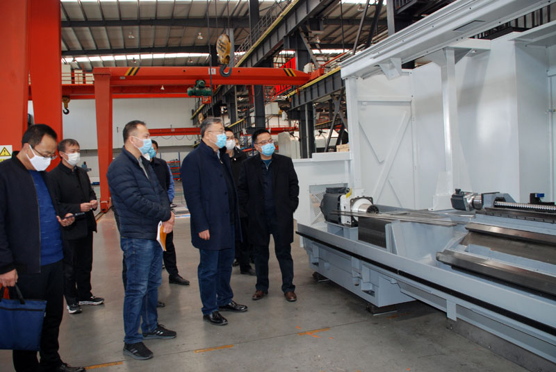 甘肅省工信廳副廳長王海峰來星火機床公司調研 甘肅省工信廳副廳長王海峰來星火機床公司調研