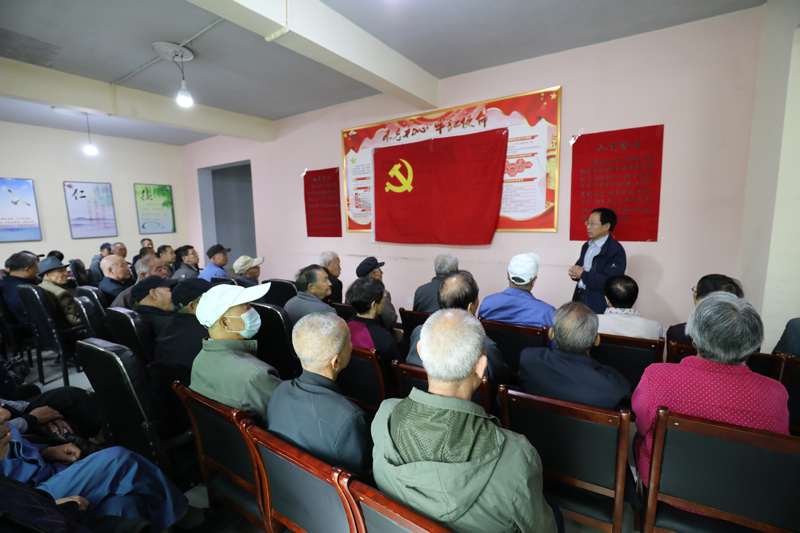 星火機床公司離退休黨支部舉行活動慶佳節 星火機床公司離退休黨支部舉行活動慶佳節