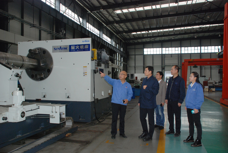 北京國機展覽有限公司總經理丁建榮來星火機床公司參觀調研 北京國機展覽有限公司總經理丁建榮來星火機床公司參觀調研