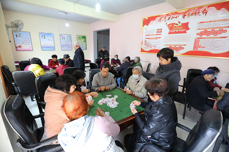 星火機床老職工開展撲克比賽歡度重陽 星火機床老職工開展撲克比賽歡度重陽