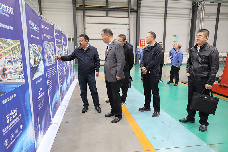 天水市政府領導來星火機床公司調研 天水市政府領導來星火機床公司調研