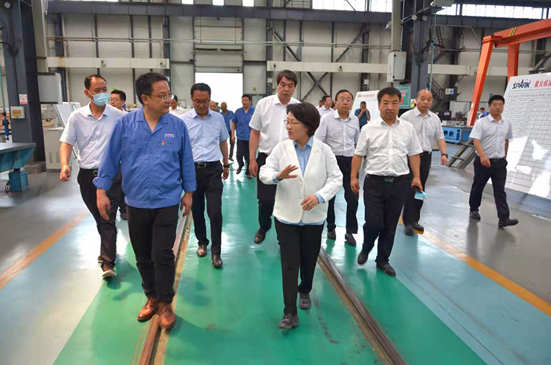 天水市委書記張永霞在星火機床公司調研 天水市委書記張永霞在星火機床公司調研