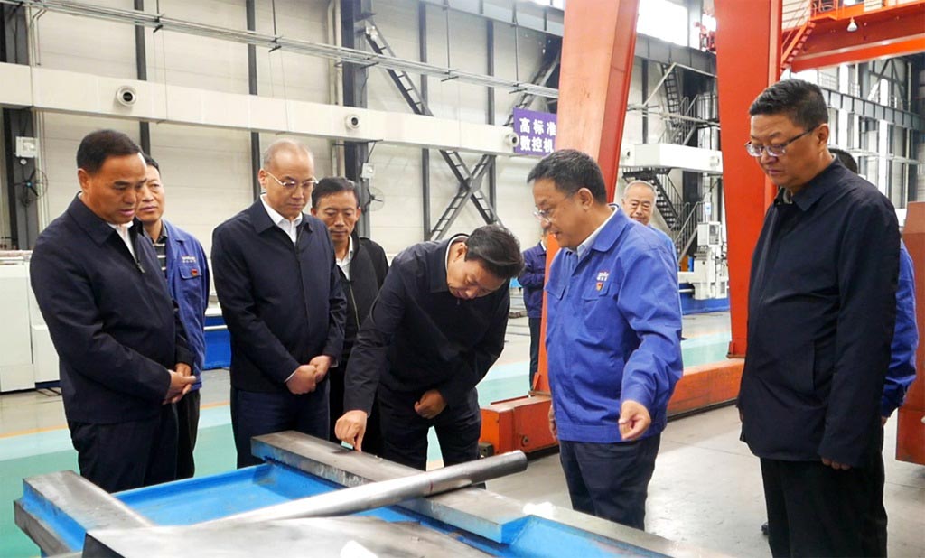 副省長陳得信到星火機床公司調(diào)研 副省長陳得信到星火機床公司調(diào)研