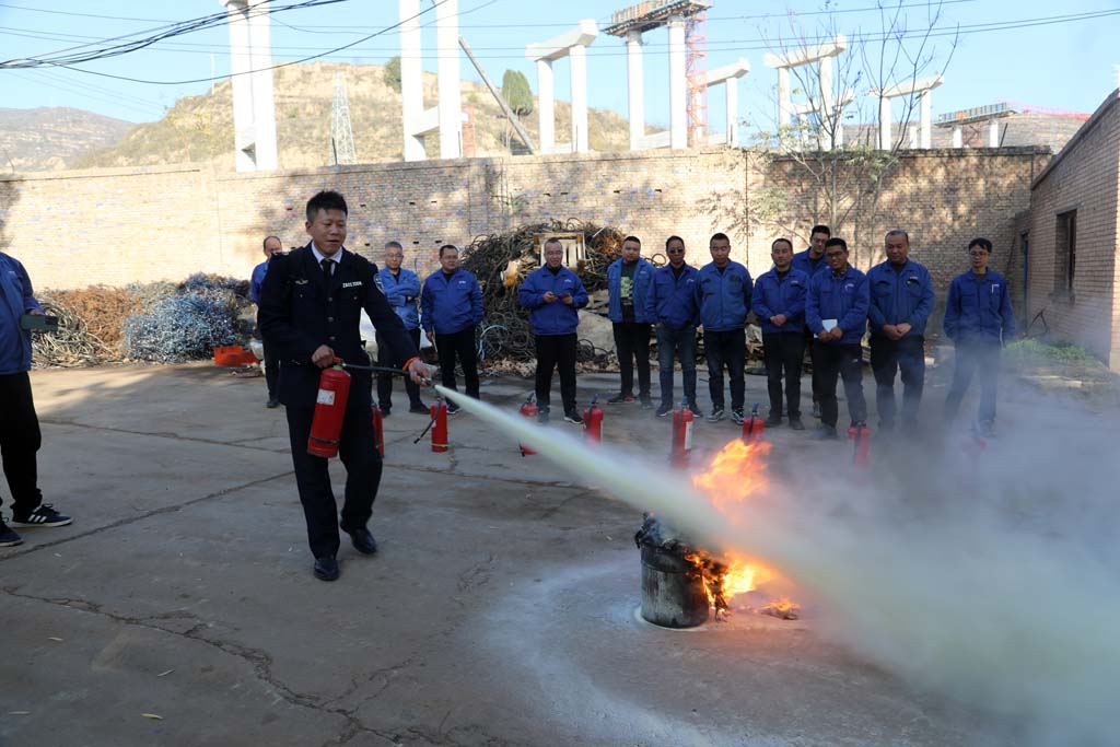 星火機床公司開展2023年消防安全知識宣傳講座暨消防應急演練活動