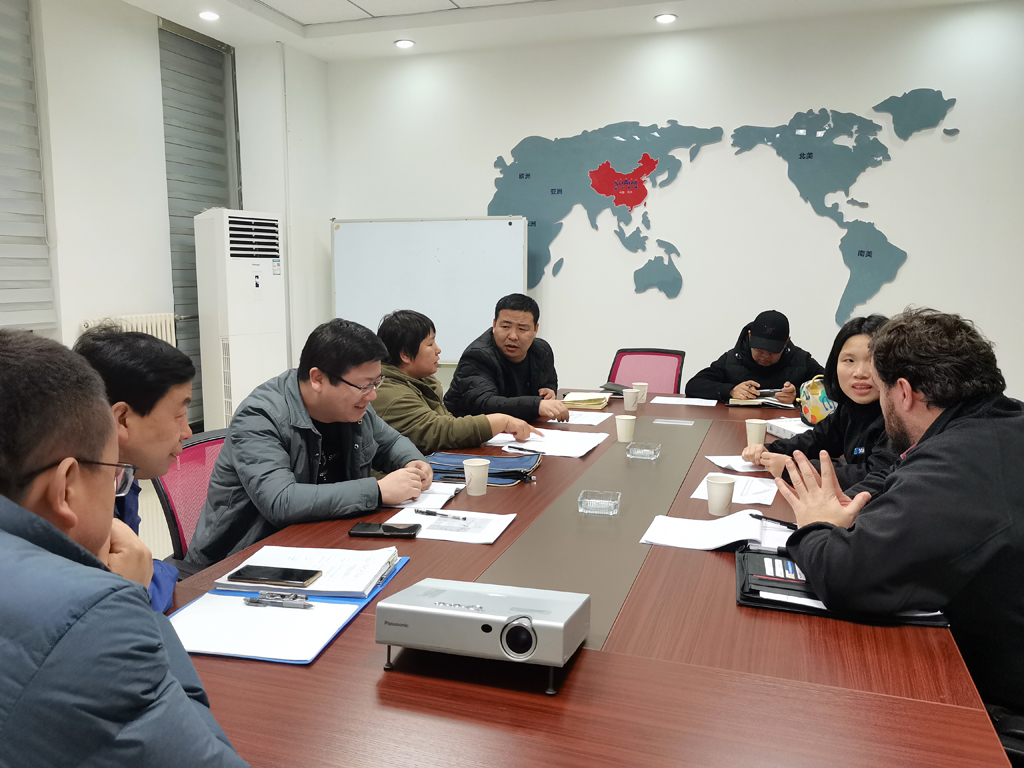 法國索瑪子公司總經理德拉布來星火機床集團公司匯報工作并考察用戶現場 法國索瑪子公司總經理德拉布來星火機床集團公司匯報工作并考察用戶現場