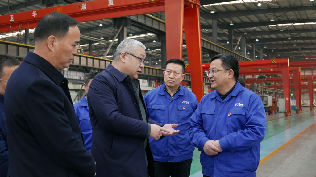 甘肅省工業和信息化廳廳長盛云峰一行到星火機床公司調研 甘肅省工業和信息化廳廳長盛云峰一行到星火機床公司調研