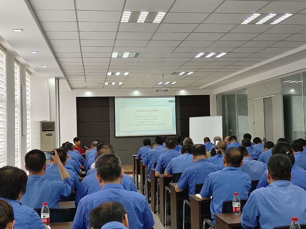 星火機(jī)床公司開展2023年度安全知識(shí)培訓(xùn) 星火機(jī)床公司開展2023年度安全知識(shí)培訓(xùn)