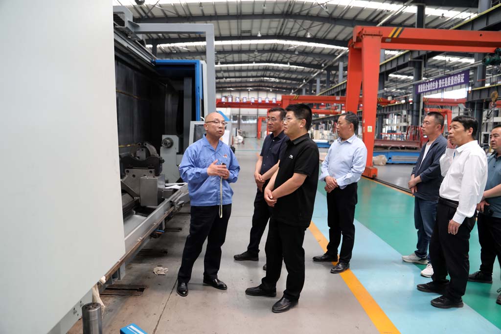 市直機關重大項目踐學活動組成員參觀星火公司 市直機關重大項目踐學活動組成員參觀星火公司