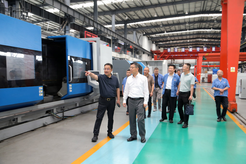 秦川機床董事長馬旭耀一行蒞臨星火數控參觀指導并座談 秦川機床董事長馬旭耀一行蒞臨星火數控參觀指導并座談