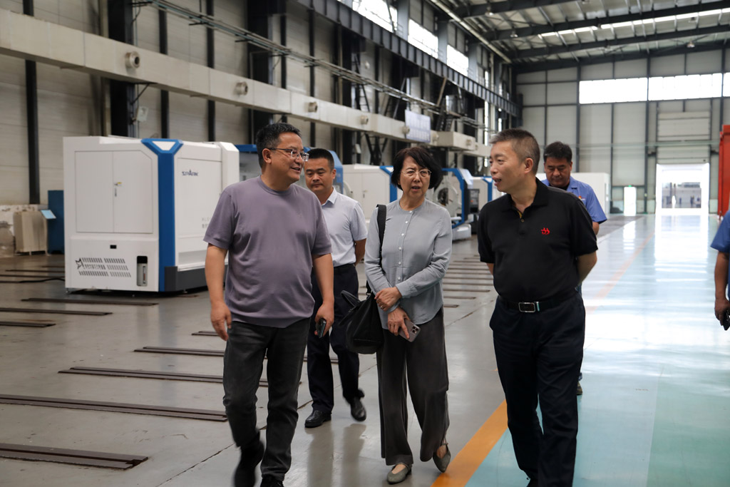 中國機械工業聯合會領導蒞臨星火數控公司調研指導 中國機械工業聯合會領導蒞臨星火數控公司調研指導