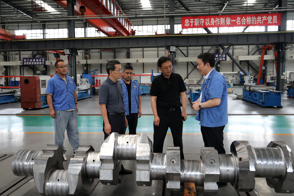 省工信廳副廳長王超蒞臨星火數控調研指導 省工信廳副廳長王超蒞臨星火數控調研指導